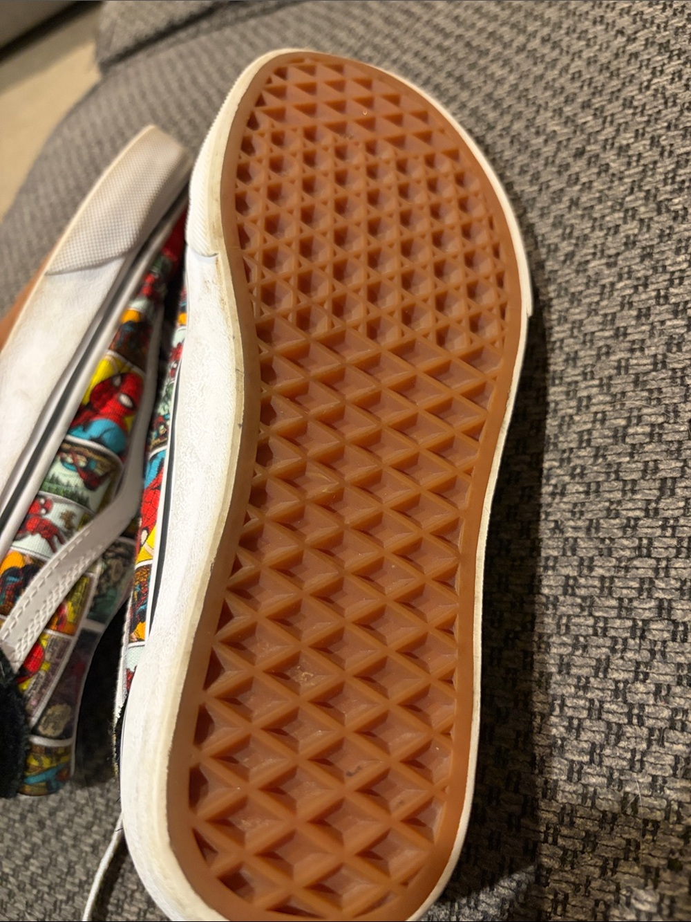 Women’s VANS Marvel Old School low tops - Picture 7 of 7